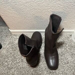 Anne Klein Sloan boot